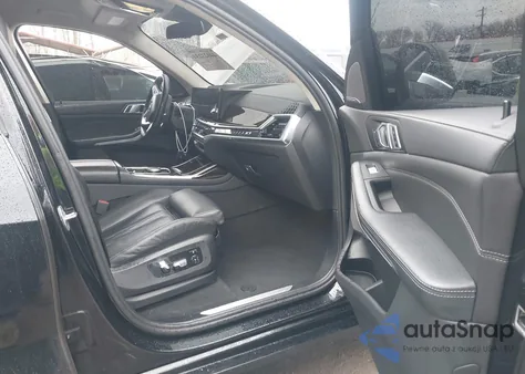 2023 BMW X7 xDrive40I z USA, uszkodzony, nr VIN 5UX23EM03P9R82988